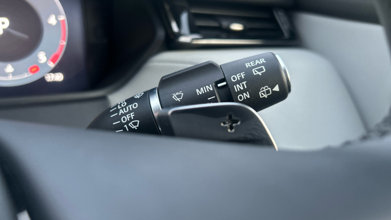 Land Rover Range Rover Velar 2.0 D200 MHEV Dynamic SE 5dr Auto Diesel Estate